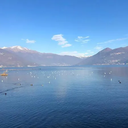 アパート A Casa, Dalla Nonna Fronte Lago *
